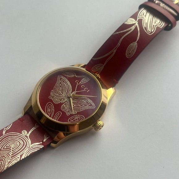 Gucci Women's Watch in Red and Gold with Butterfly Design - Picture 3 of 6